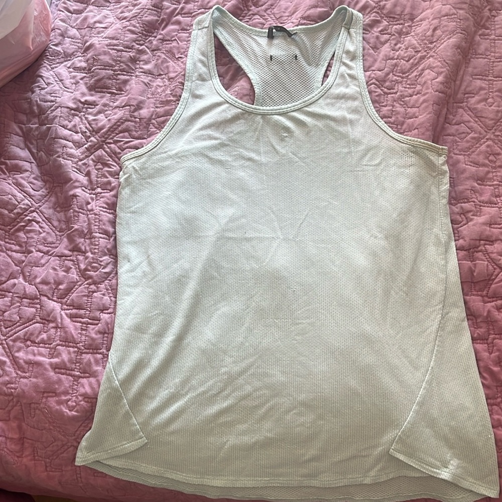 Oiselle Flyout Tank